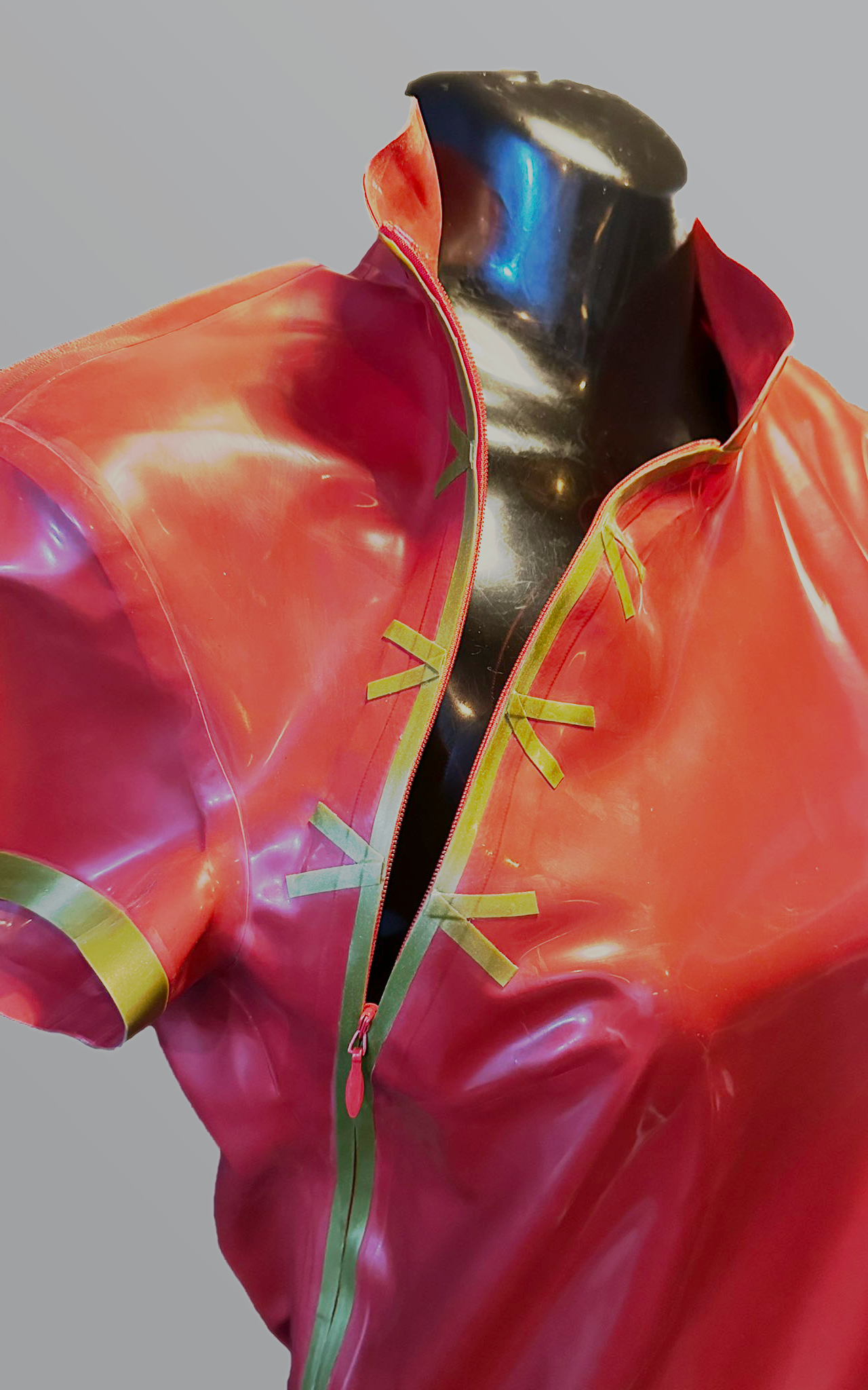 Belvestoシリーズ　ラテックス　スリットチャットドレス lconic