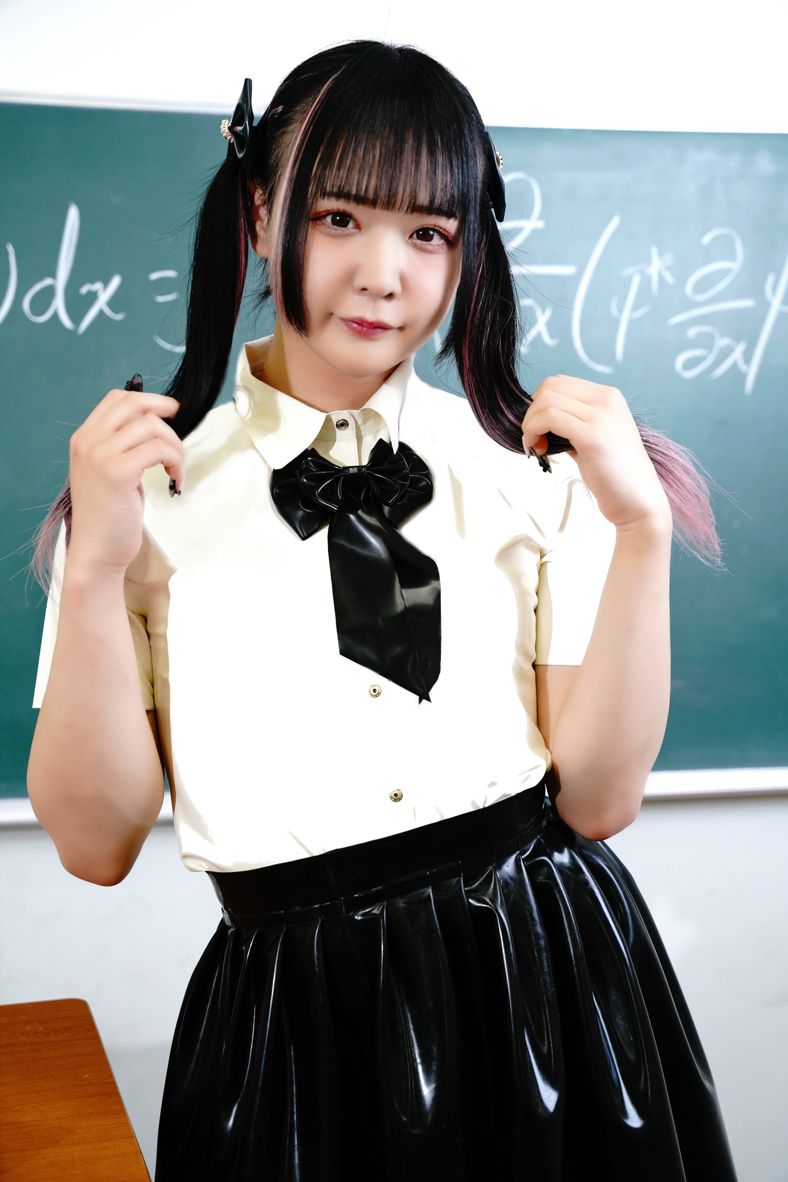 学び舎シリーズ 「黒檀学苑」ラテックス制服セット（リボン付き） lconic
